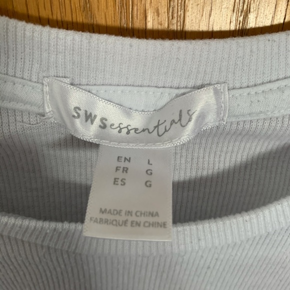 cropped white tee - Picture 2 of 3